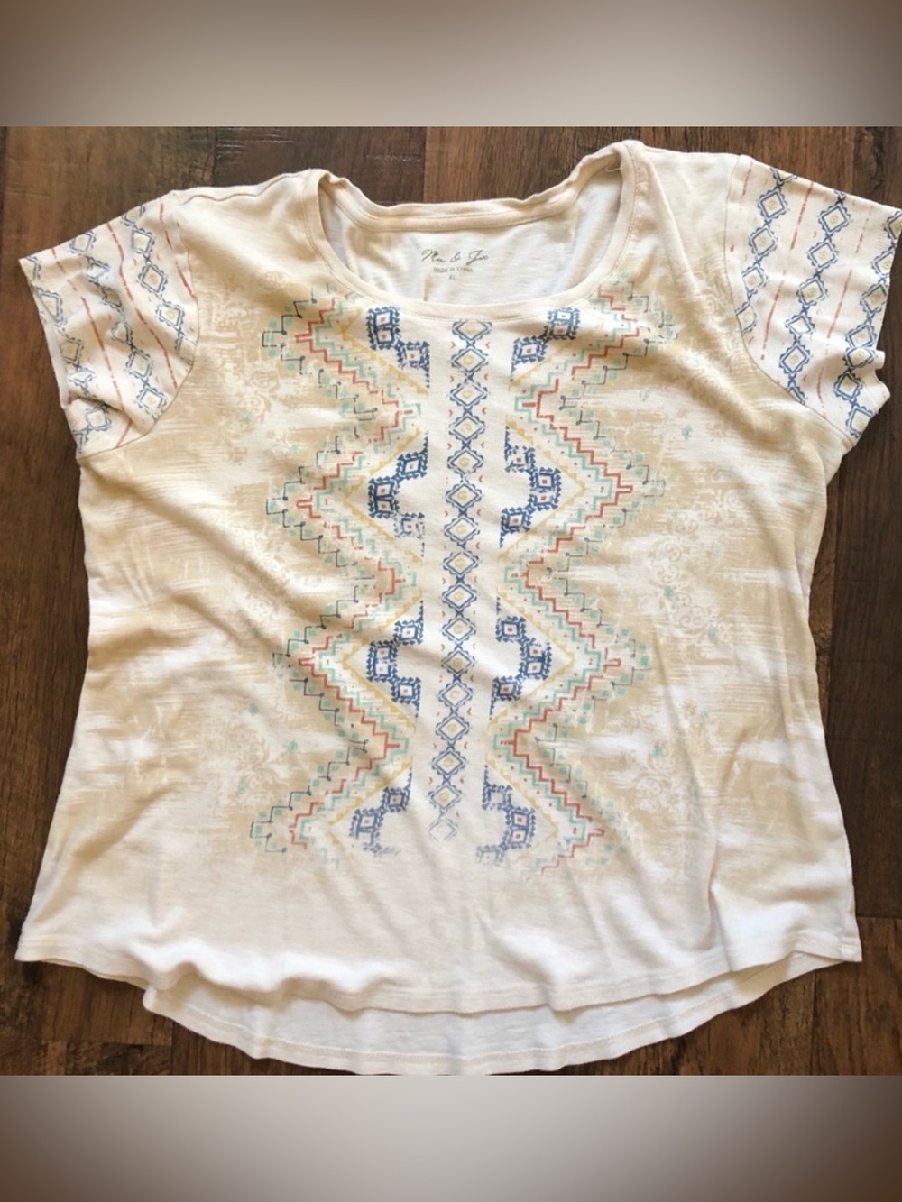 MIC & JAX Aztec design tee shirt, size XL